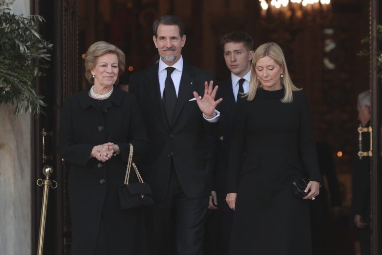 Τέως βασιλιάς Κωνσταντίνος: «Κάποια στιγμή θα κάνω και δηλώσεις» λέει ο Παύλος