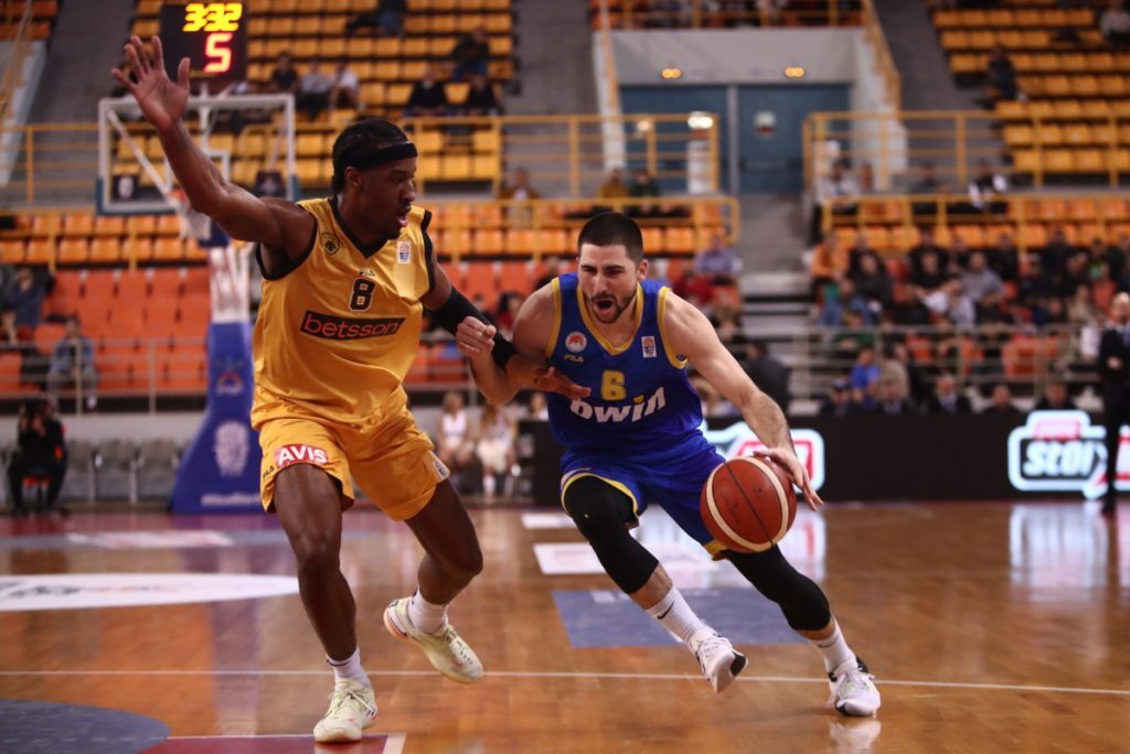Μπάσκετ-Final-8: Λύγισε την πληγωμένη ΑΕΚ με ασταμάτητο Φρανσίσκο και έφυγε για τελικό το Περιστέρι