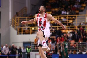 Μπάσκετ-Final-8: Πήρε το ντέρμπι και πάει για το back to back ο Ολυμπιακός (81-65 τον Παναθηναϊκό)