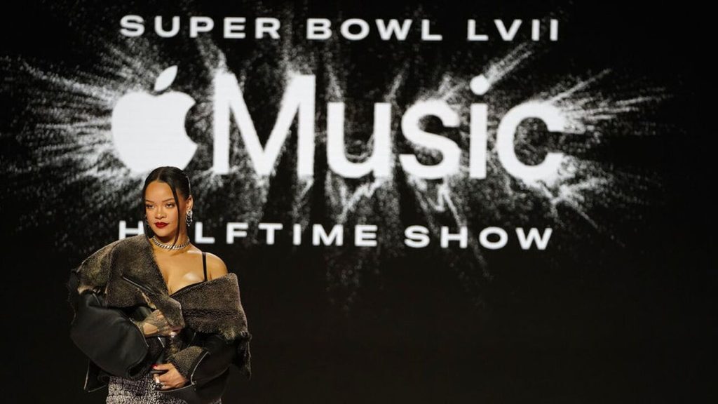 Ριάνα: Έτοιμη για τη σκηνή του Super Bowl -Τόσο επικεντρωμένη στο show που ξέχασε γενέθλια και παιδί