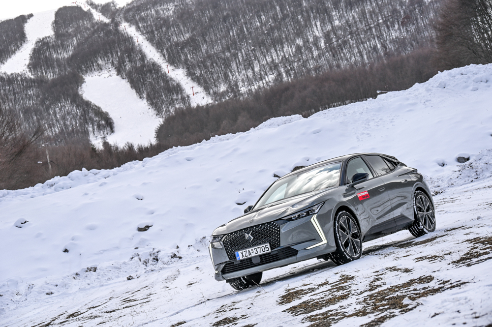 Στο χιονοδρομικό 3-5 Πηγάδια με το DS4 E-Tense
