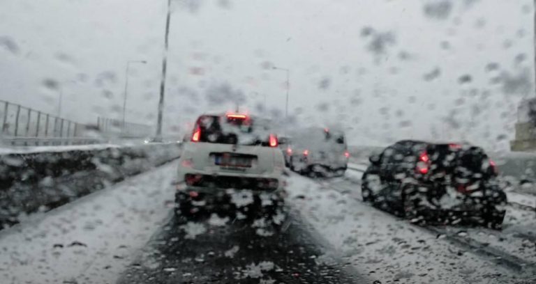 Κακοκαιρία Μπάρμπαρα: Κλείνει από τις 20:00 η Αττική Οδός για τα φορτηγά