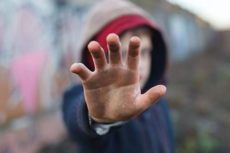 Σοβαρό περιστατικό ενδοσχολικής βίας σε γυμνάσιο – Στο νοσοκομείο 12χρονος- Τον γρονθοκόπησαν