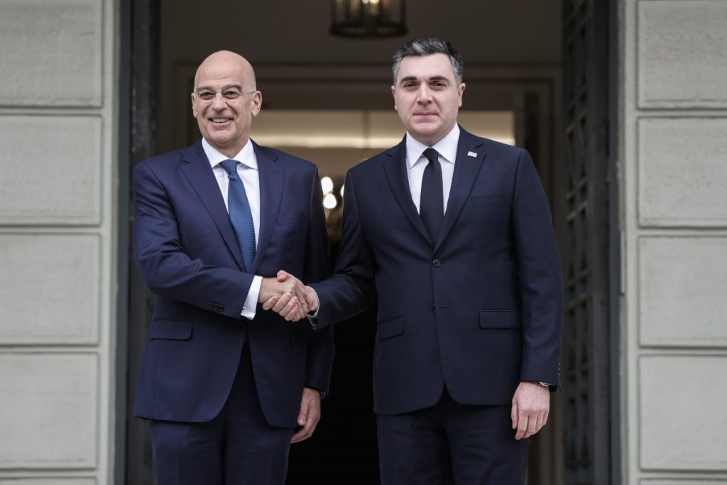 Δένδιας: «Η Ελλάδα θα βοηθήσει τον λαό της Τουρκίας – Συνομιλούμε με τον Πατριάρχη Αντιοχείας»