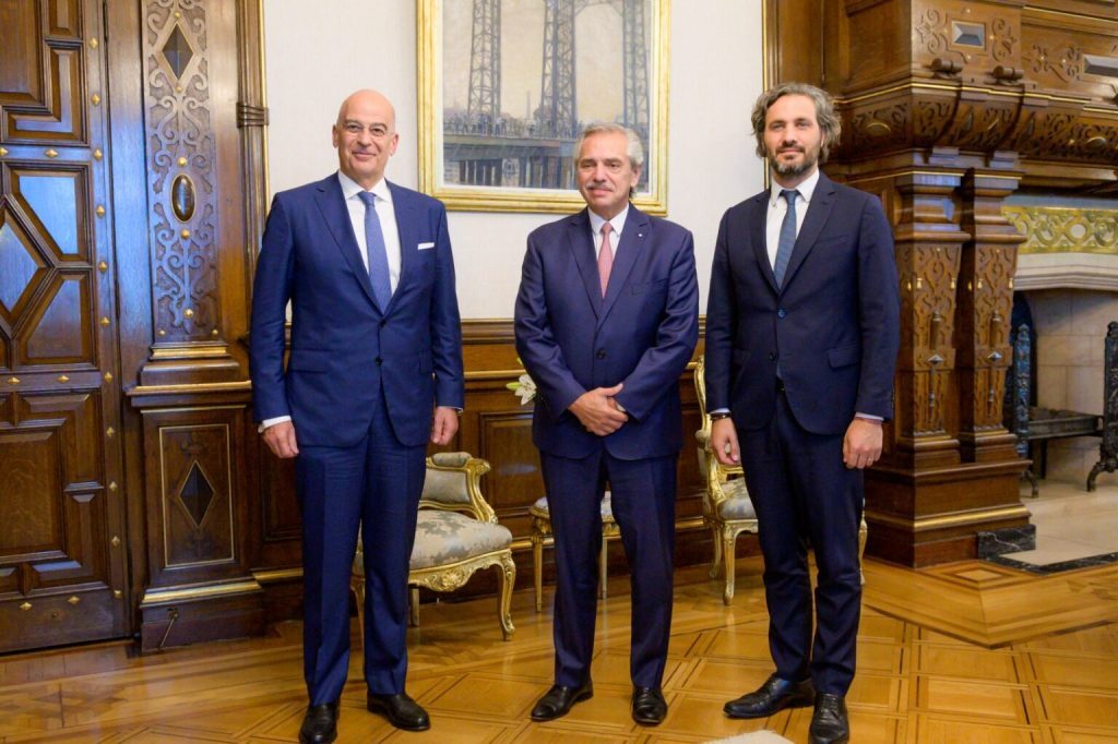 Στην Αργεντινή ο Δένδιας – Οι 2 συμφωνίες που υπέγραψε