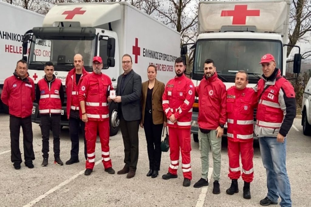 Σεισμός στην Τουρκία: Αποθέωση για τους εθελοντές του Ελληνικού Ερυθρού Σταυρού από Τούρκους οδηγούς