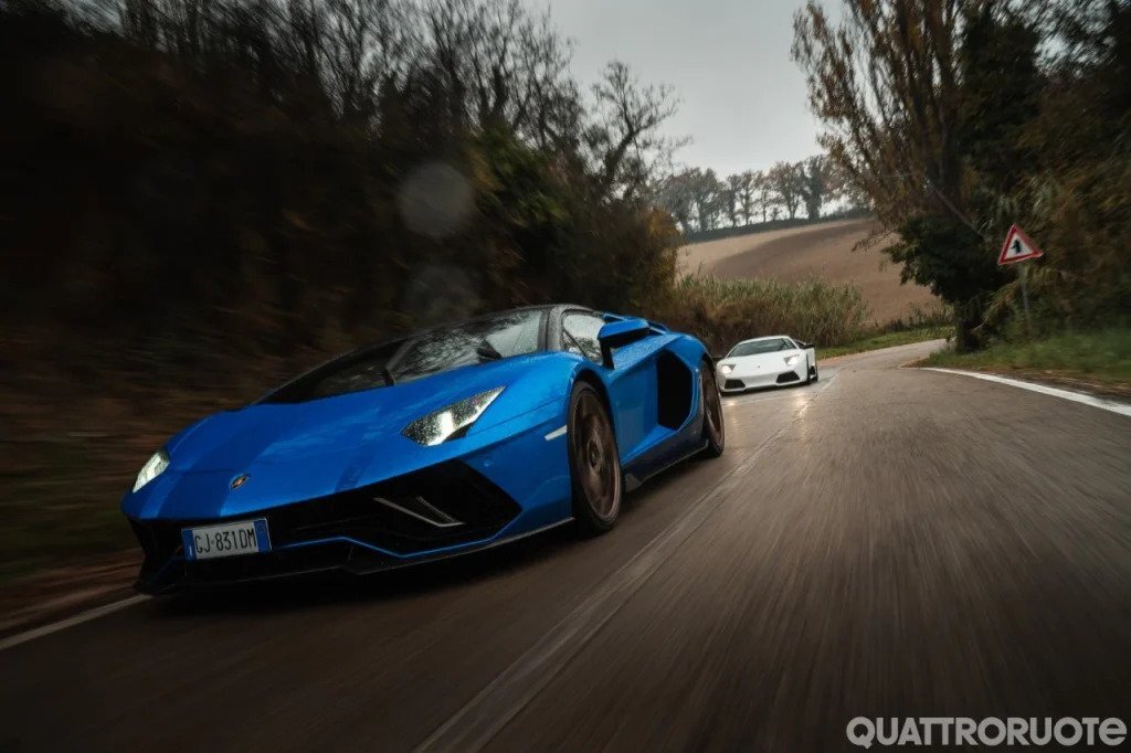 Lamborghini: Εις το όνομα του πατρός V12