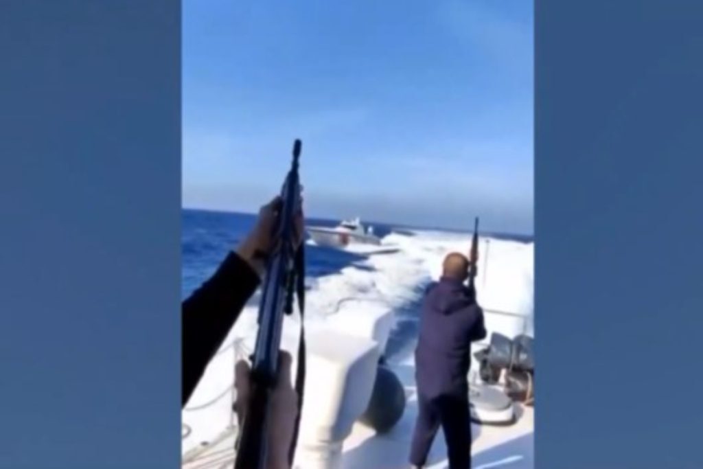 Φαρμακονήσι: Καρέ-καρέ η ανεπιτυχή προσπάθεια των Τούρκων να εμβολίσουν σκάφος του Π.Ν – Οι ψευτομαγ