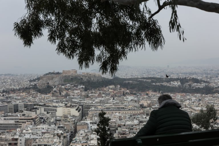 Καιρός: Λασποβροχές και αυξημένες συγκεντρώσεις σκόνης