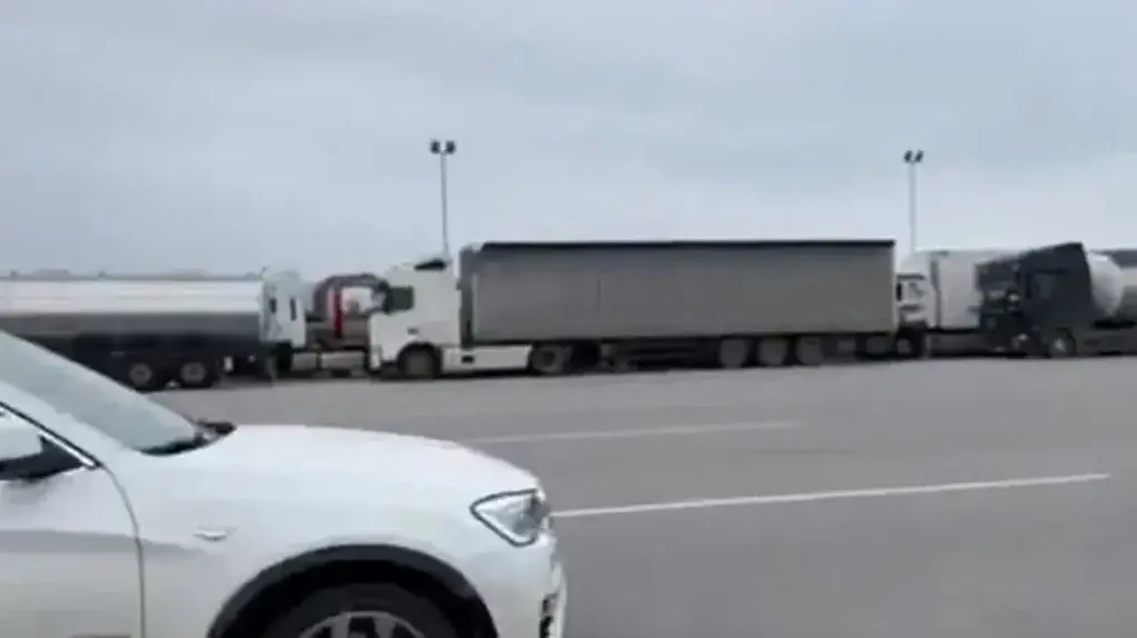 Κακοκαιρία Avgi-Θεσσαλονίκη: Πενήντα νταλίκες σταμάτησαν στα Μάλγαρα [Βίντεο]