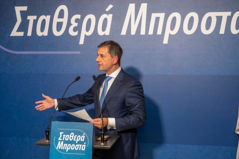 Διευκρινίσεις Θεοχάρης για το «κόμματα που εκπροσωπούν τον κακομοίρη»