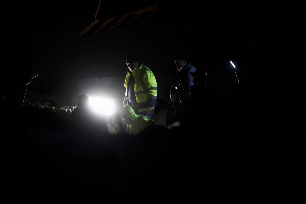 Σεισμός στην Τουρκία: Βρέθηκε ζωντανή 24χρονη αθλήτρια στο σημείο που επιχειρεί η ΕΜΑΚ [βίντεο]