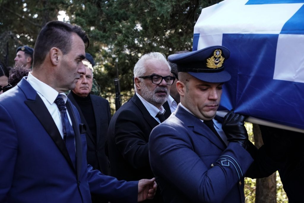 Μιχαήλ-Μάριος Τουρούτσικας: Κατέρρευσε ο πατέρας του ήρωα πιλότου, σπάραξε το πανελλήνιο – «Έχ