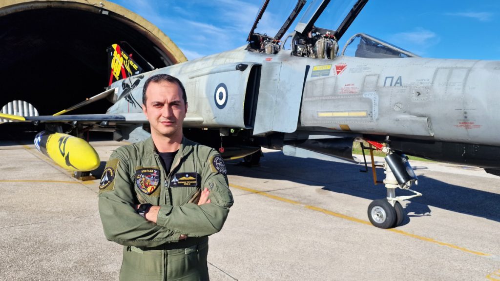 Στάθης Τσιτλακίδης: Ράγισαν και οι πέτρες στο τελευταίο αντίο του σμηναγού – Τραγικές φιγούρες