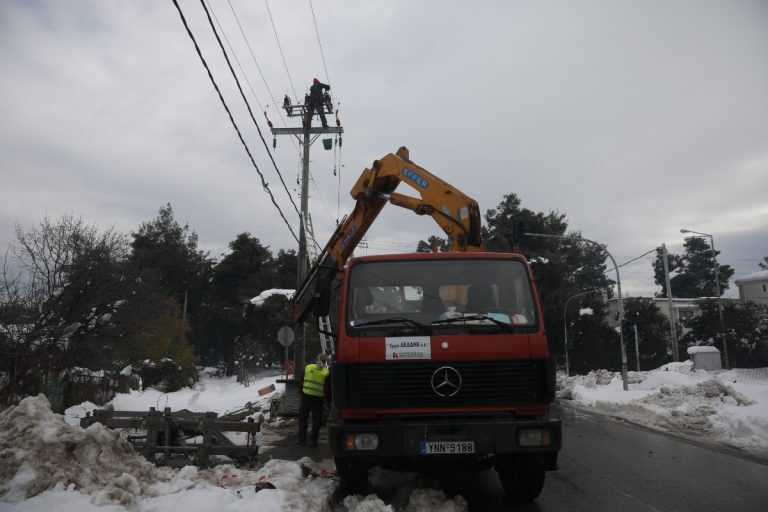 Κακοκαιρία «Μπάρμπαρα»: Πού εντοπίζονται προβλήματα ηλεκτροδότησης – Η ανακοίνωση του ΔΕΔΔΗΕ