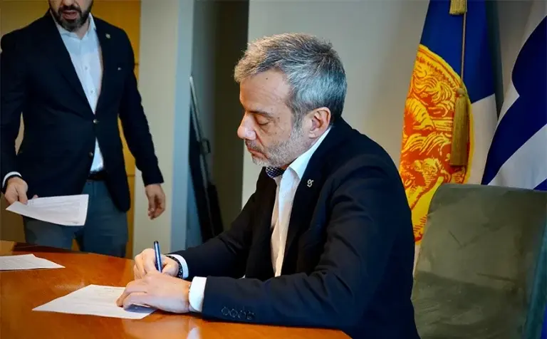 Ξεκινούν τα έργα συντήρησης στη νέα παραλία της Θεσσαλονίκης – Μπήκαν οι υπογραφές στη σύμβαση