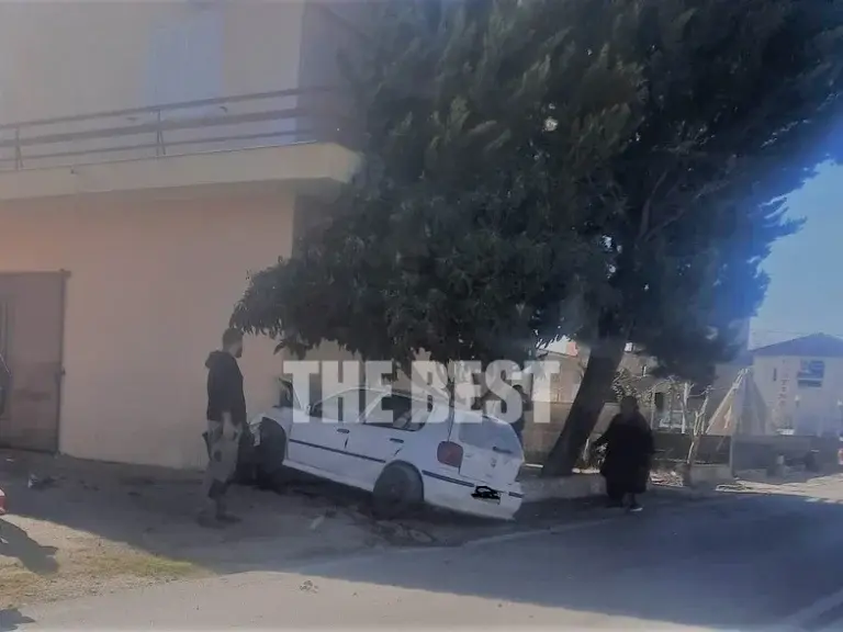 Σοβαρότατο τροχαίο στο δρόμο Αμαλιάδας-Πάτρας- Ι.Χ. βγήκε εκτός ελέγχου και καρφώθηκε σε τοίχο διώροφου [εικόνες]