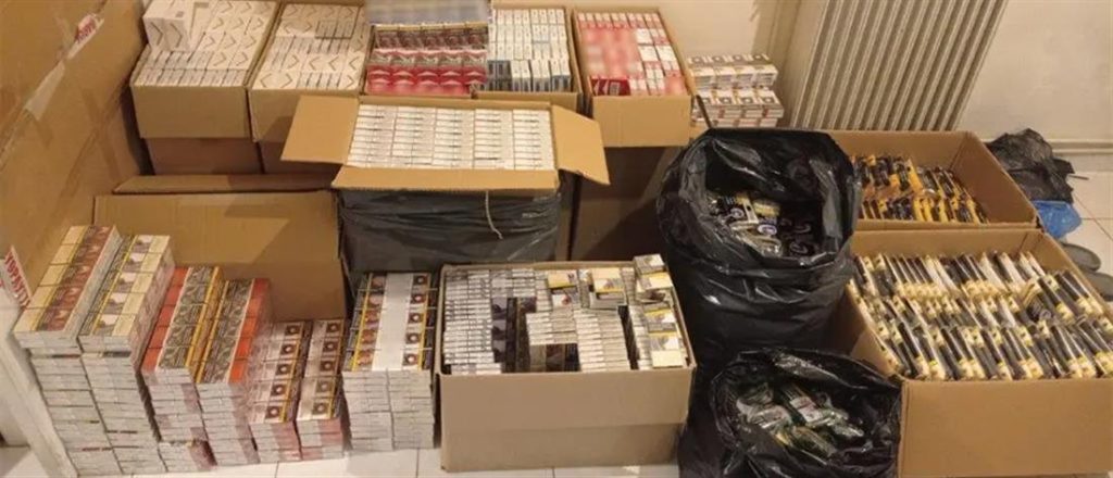 Χαλκιδική: 30 συλλήψεις για το «εργοστάσιο» λαθραίων τσιγάρων με 24ωρη γραμμή παραγωγής [βίντεο]