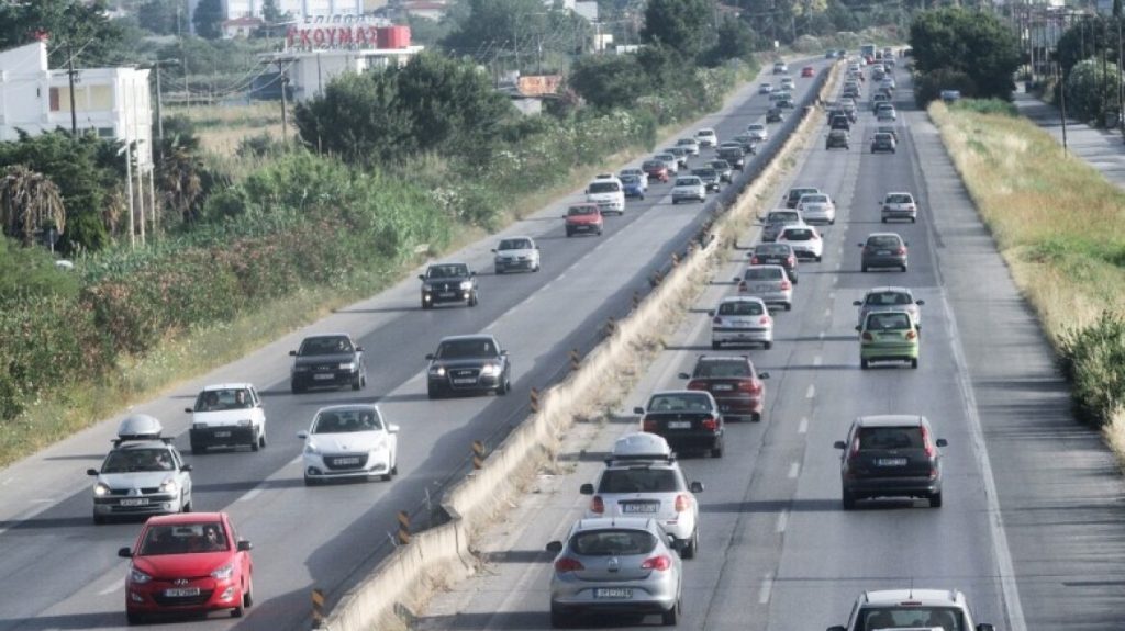 Θεσσαλονίκη: Απίστευτη καραμπόλα στην Εθνική Οδό Θεσσαλονίκης-Μουδανιών – Χάος στο ρεύμα της εισόδου