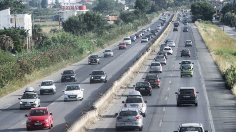 Θεσσαλονίκη: Απίστευτη καραμπόλα στην Εθνική Οδό Θεσσαλονίκης-Μουδανιών – Χάος στο ρεύμα της εισόδου [χάρτης]