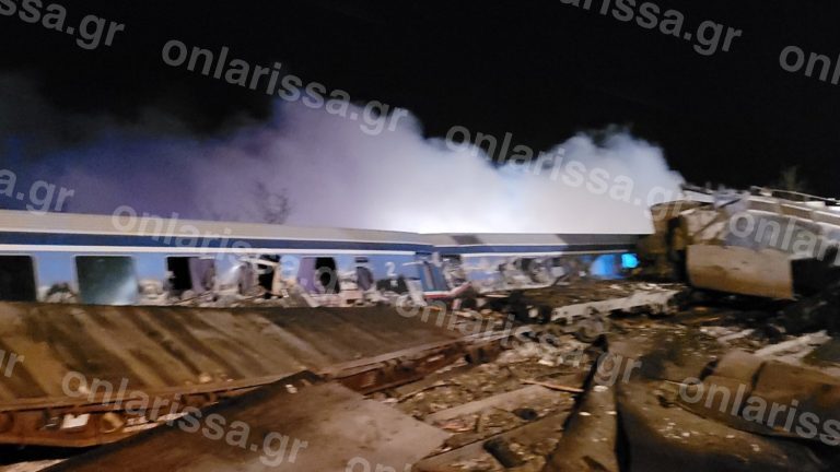 Λάρισα: Σύγκρουση αμαξοστοιχιών έξω από τα Τέμπη – Δεκάδες τραυματίες, 20 σε σοβαρή κατάσταση, πληροφορίες και για νεκρούς [εικόνες & βίντεο]