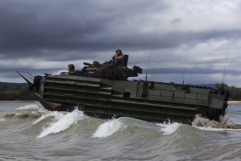 ΗΠΑ: «Πράσινο φως» για πιθανή αγορά επιθετικών αμφίβιων οχημάτων από την Ελλάδα τεθωρακισμένα
