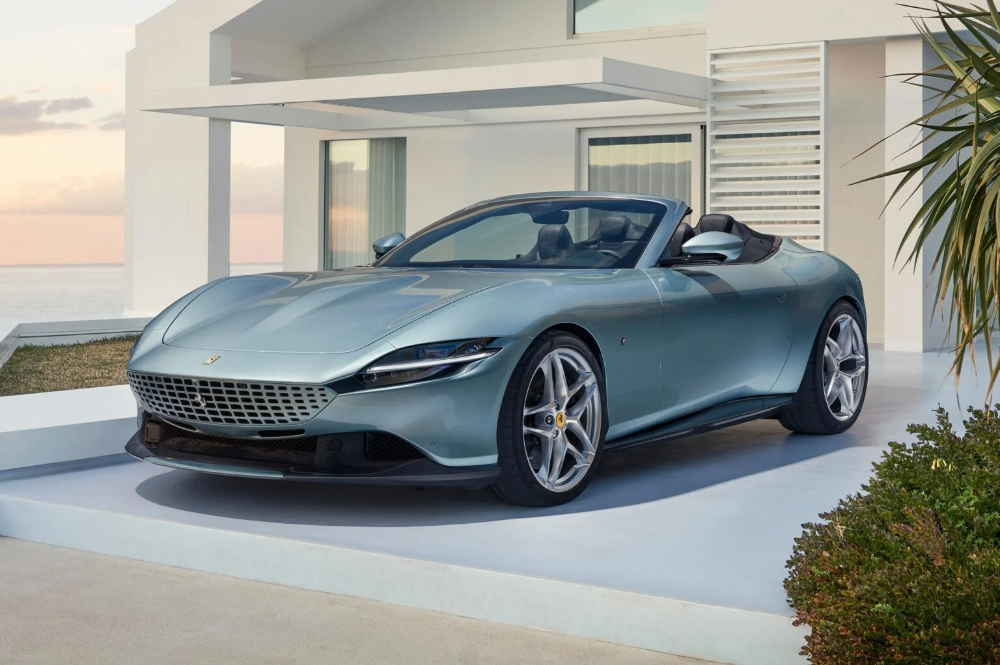 Ferrari: Αποκάλυψε την εντυπωσιακή νέα Roma Spider!