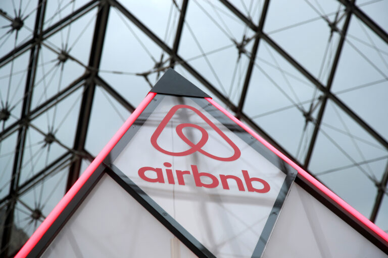 Ανάρπαστη η Ελλάδα στο Airbnb