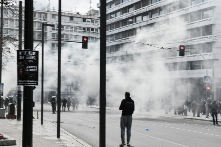 Θεσσαλονίκη: Επίθεση με μολότοφ σε διμοιρίες των ΜΑΤ