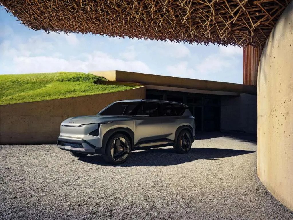 Η ΚΙΑ παρουσίασε το νέο ηλεκτρικό crossover EV5