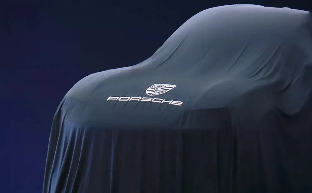 Porsche: Teaser εικόνες του κορυφαίου SUV της γκάμας της