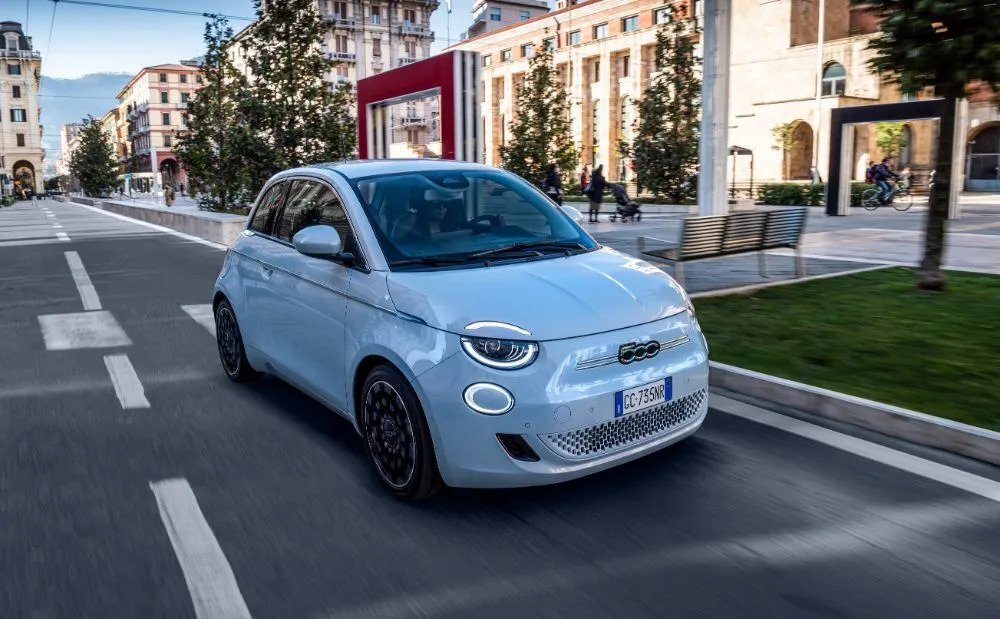 Νέα έρευνα της Fiat: Η οδήγηση φτιάχνει τη διάθεση