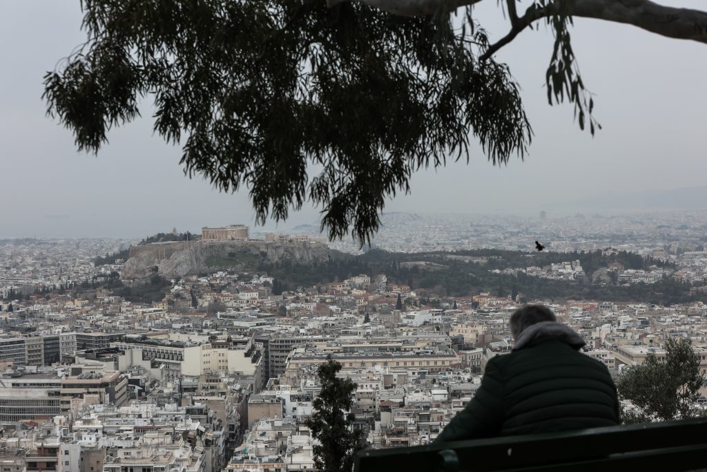 Καιρός: Τοπικές βροχές, σποραδικές καταιγίδες και αφρικανική σκόνη το Σαββατοκύριακο (4 & 5/3)