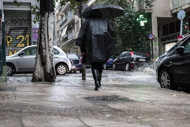 Καιρός: Κρύο και ενισχυμένοι άνεμοι σήμερα – Πού θα βρέξει [Βίντεο]