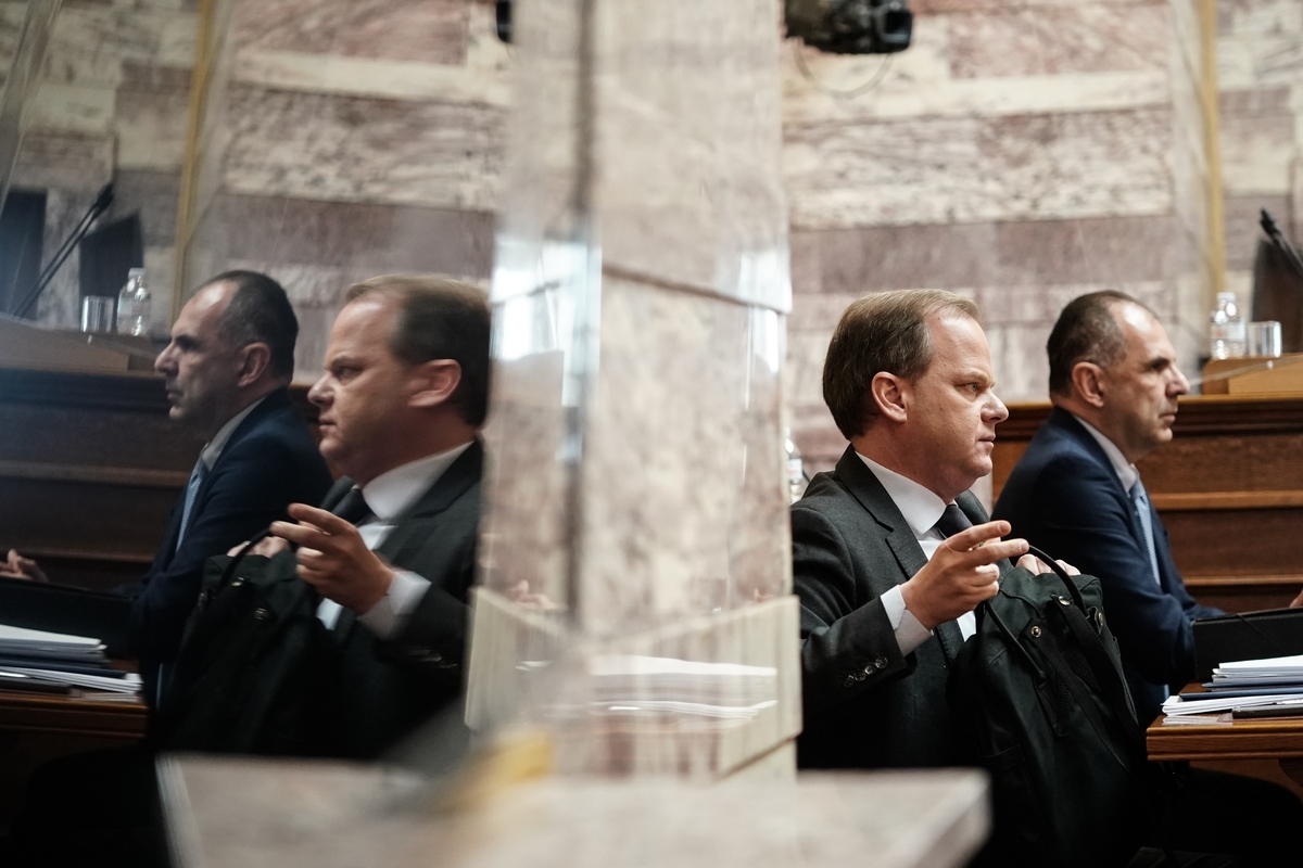 Καραμανλής για Τέμπη: Αγνοήθηκαν 5 δικλίδες ασφαλείας τη μοιραία βραδιά