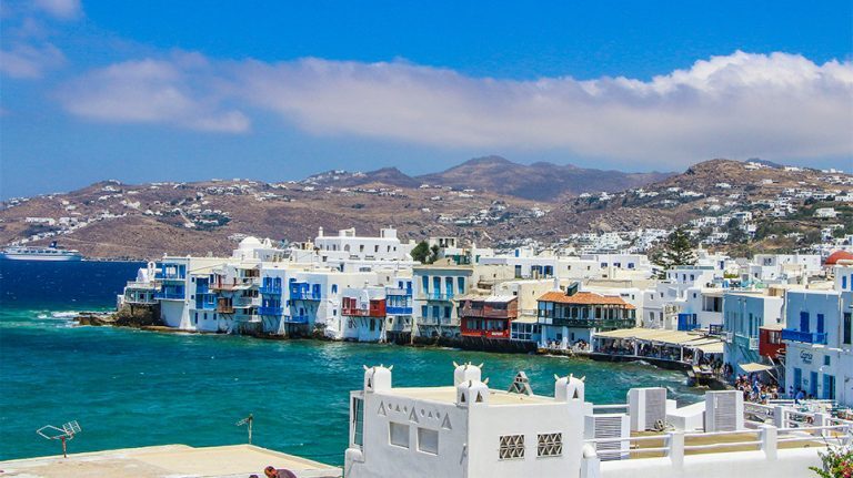 Μύκονος: Ασύλληπτο περιστατικό – Πήγε σε ταβέρνα, έφαγε και κινδυνεύει με… κατάσχεση του λογαριασμού του [βίντεο]