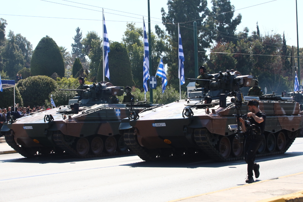 25η Μαρτίου: Τα επιβλητικά Marder στους δρόμους της Αθήνας