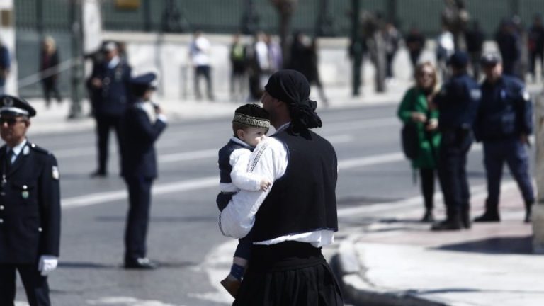 Μαθητική παρέλαση: Ρίγη συγκίνησης στη μαθητική παρέλαση [Φωτογραφίες]