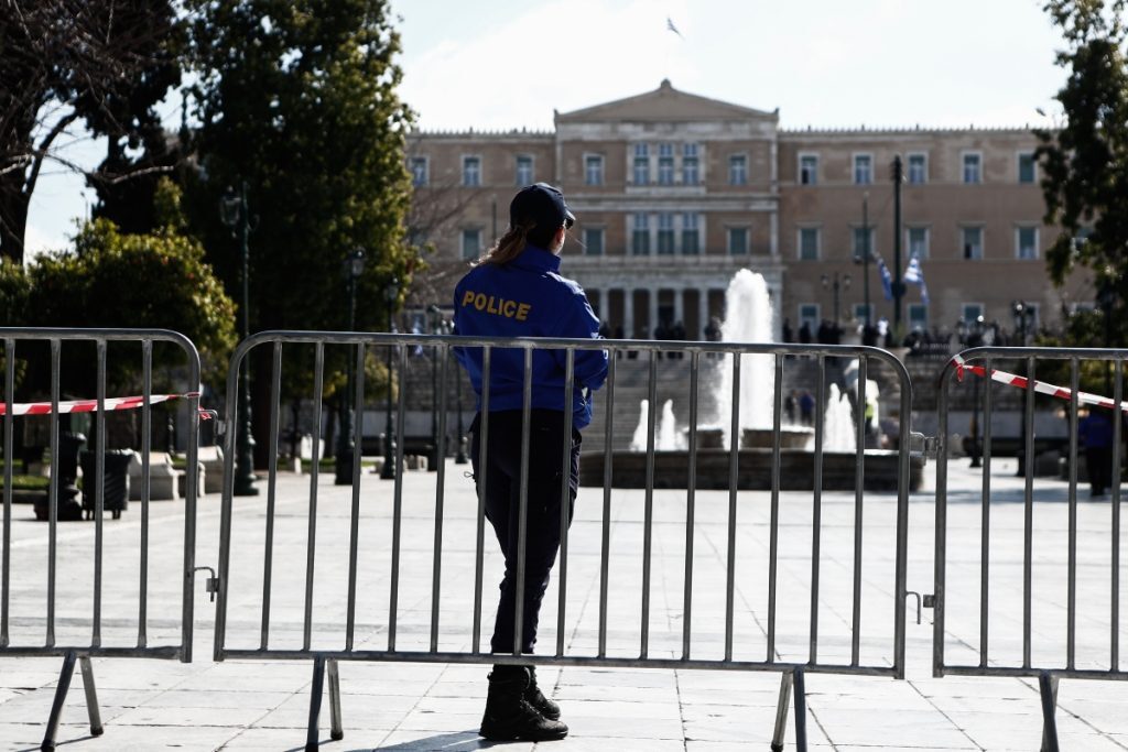 25η Μαρτίου: Κλειστός ο σταθμός Μετρό «Σύνταγμα» λόγω της μαθητικής παρέλασης