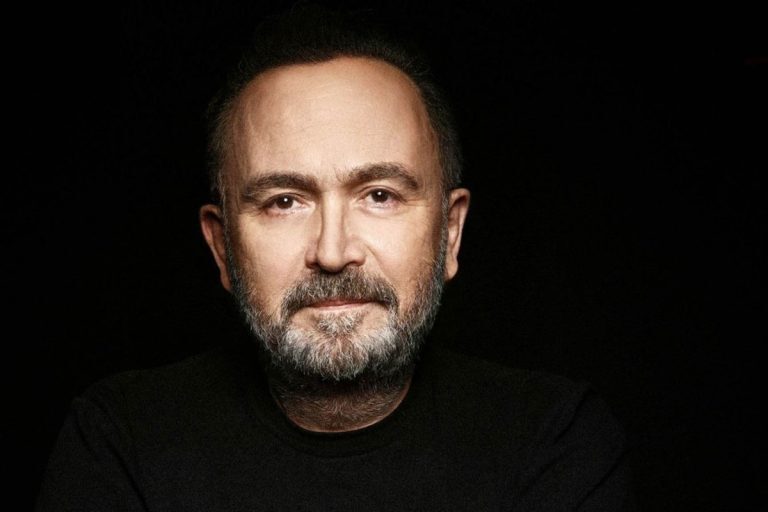 Νέα επιτυχία για τον Σταμάτη Γονίδη με τίτλο «Η αγάπη δεν πουλιέται»