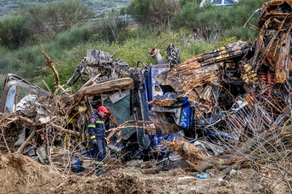 Τέμπη: Άρση απορρήτου επικοινωνιών των εμπλεκόμενων για να αποδοθούν ευθύνες