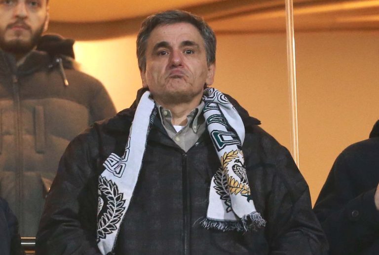 Επικό βίντεο με τον Τσακαλώτο να τραγουδάει: «Μάικλ Τζάκσον ζεις, για πάντα ΠΑΟΚτσης»