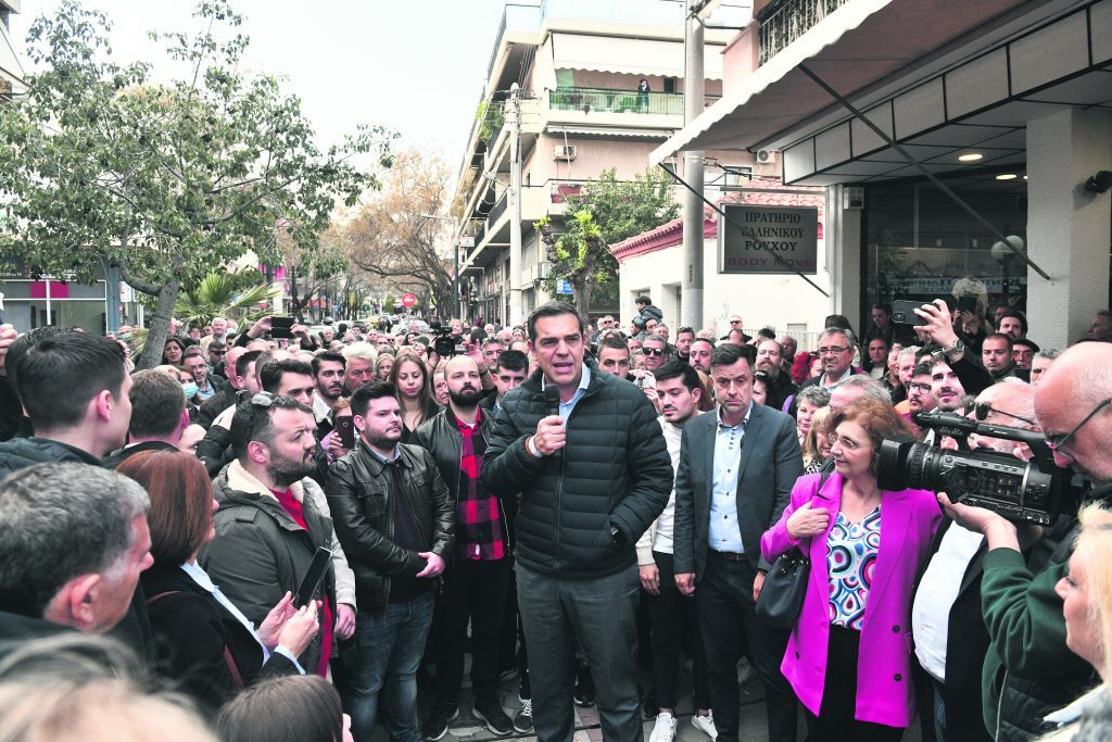 Εκλογές 2023: Αδειες οι πλατείες στις περιοδείες Τσίπρα σε Ίλιον και Καλλιθέα