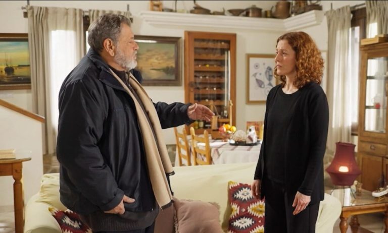 Η Γη της Ελιάς 25/04: Ο Λυκούργος κάνει τη διαθήκη του – Η Χάιδω λυγίζει