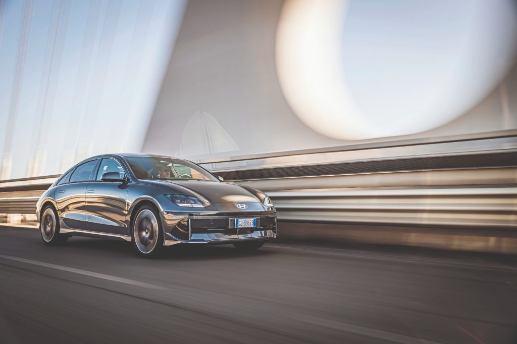 Hyundai Ioniq 6: Διάκοσμος από το μέλλον