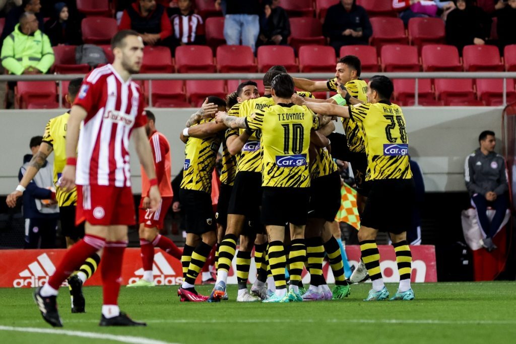 Ολυμπιακός-ΑΕΚ 2-1: Στον τελικό η Ένωση – Νίκη χωρίς αντίκρισμα για τους Ερυθρόλευκους [βίντεο]