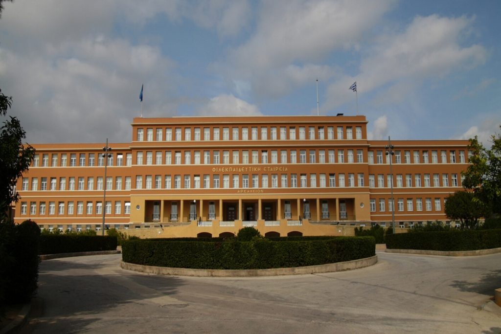 Αρσάκειο: Οι γονείς του θύματος ζητούν αποβολή ή τηλεκπαίδευση για τους 6 «νταήδες» μαθητές [βίντεο]