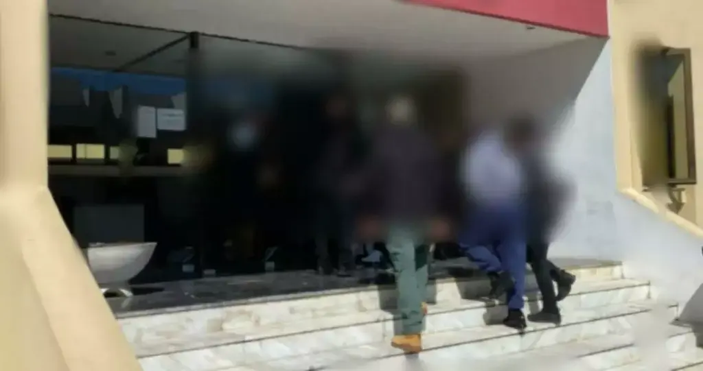 Κρήτη – Yπόθεση ομαδικού βιασμού: Ελεύθεροι, υπό όρους, ο γνωστός τράπερ και ο συνεργάτης του