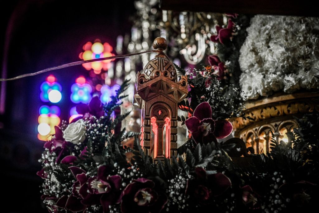 Καιρός: Πώς θα κάνουμε επιτάφιο και θα σουβλίσουμε αρνί