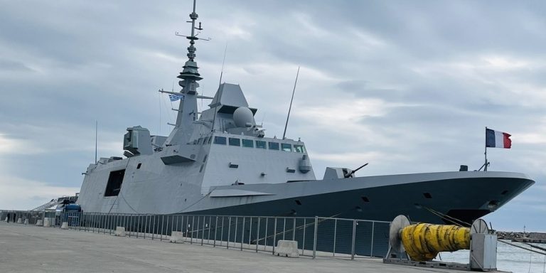 Γαλλική πολεμική φρεγάτα στο λιμάνι της Αλεξανδρούπολης – «Πάρα πολύ σημαντική η συνεργασία με την Ελλάδα και το πολεμικό ναυτικό»